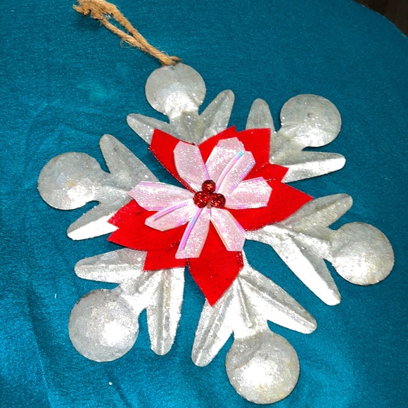 Rustic Tin Plate Snowflakes EXTRA LARGE Holiday Winter Wall Art Hanging Metal - Picture 5 of 12